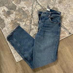 Abercrombie & Fitch “The 90’s Straight Ultra High Rise” jeans